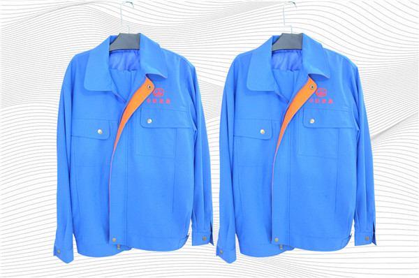 克柔丝服装工厂共享丨合伙人签订了中铁四局定制工作服