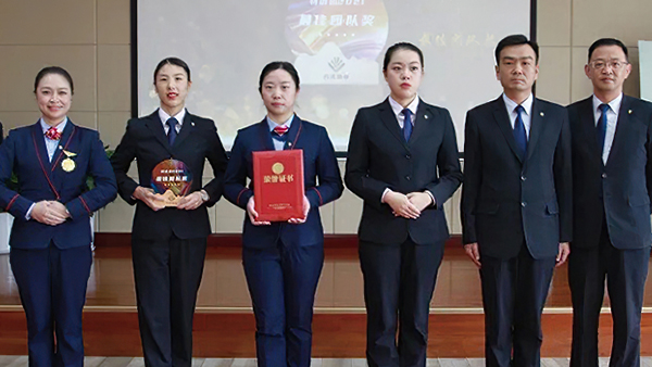 克柔丝服饰丨武汉万吉物业职业装定制案例