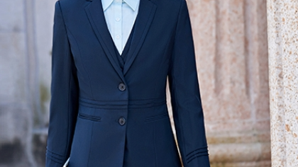 女性职业装定制服务：职场魅力与实用性的平衡艺术