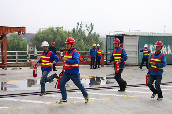 克柔丝服饰丨武汉港集装箱有限公司西服定制案例