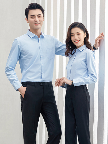 浅蓝色职业衬衫