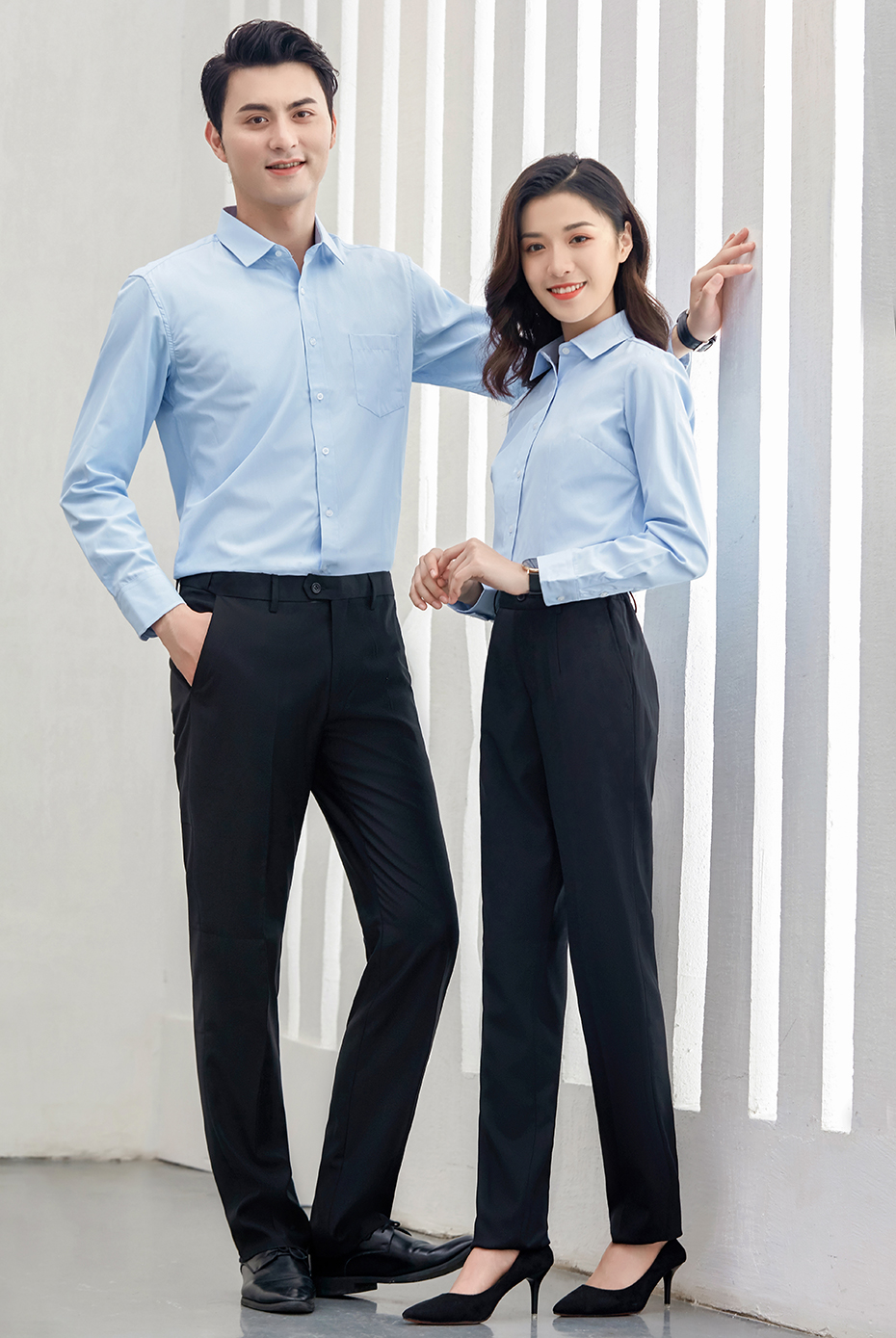 浅蓝色职业衬衫