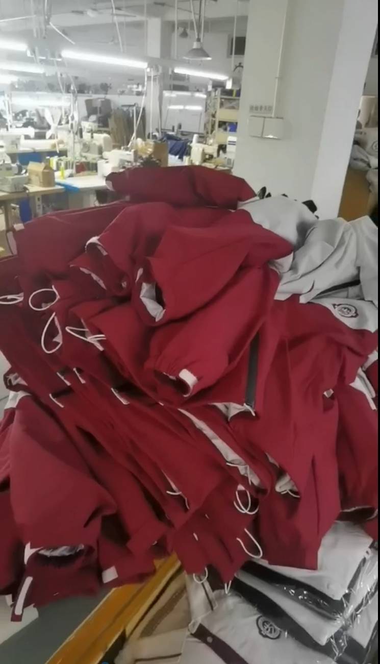 武汉校服定制服装厂家定制秋冬校服三合一冲锋衣