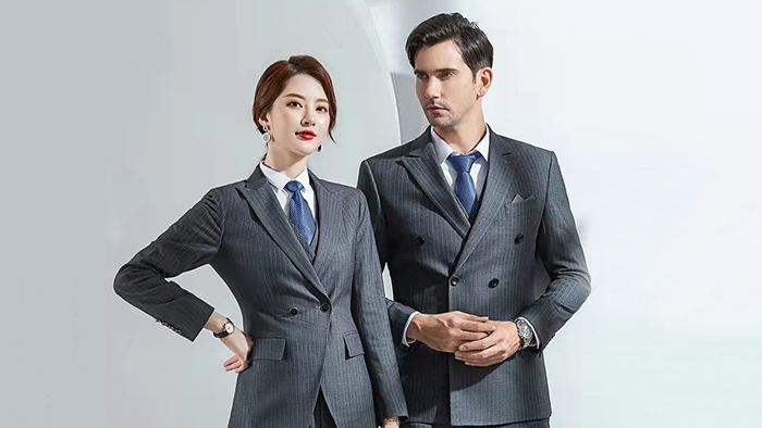 公司定制西服：克柔丝服饰教您如何选择面料