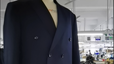 客户出口西装定制订单交付纪实：双排扣与里布印花的细节确认