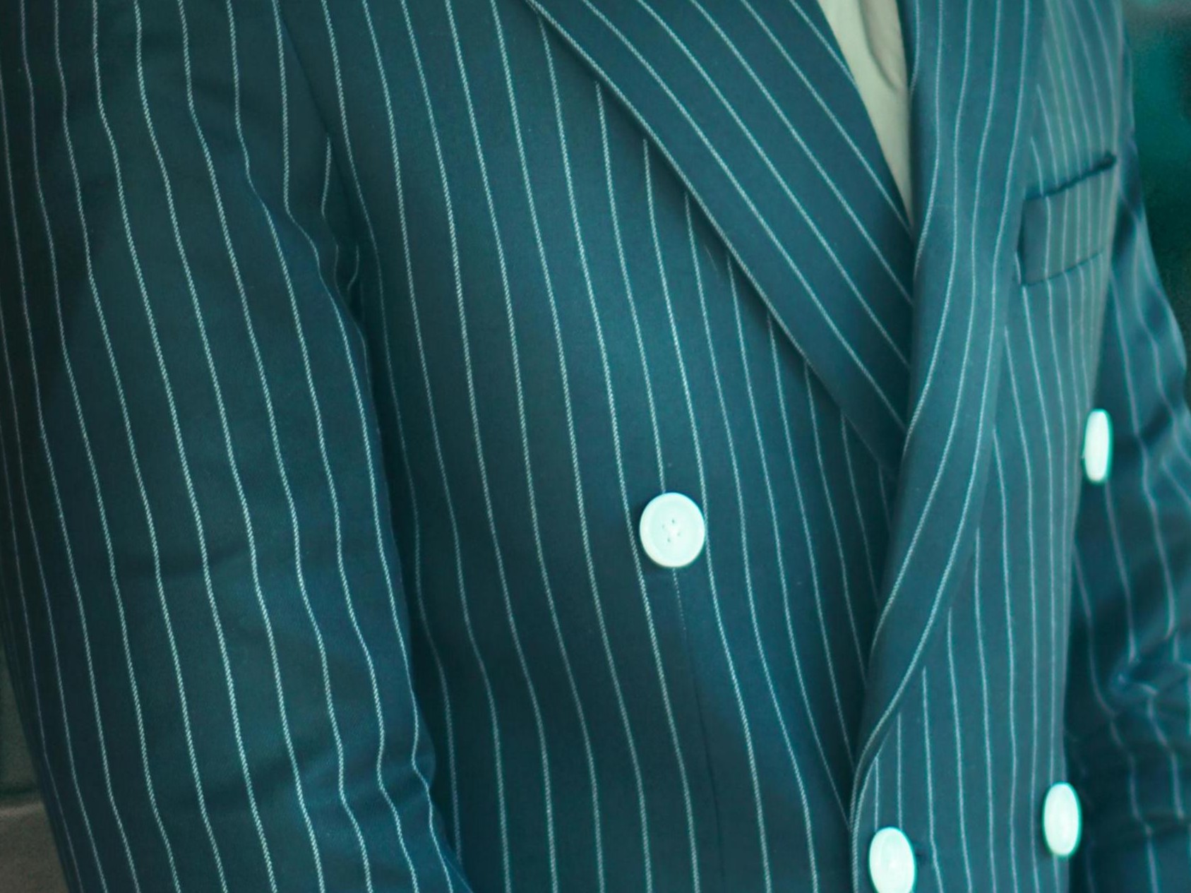 职业装定制如何提升企业品牌价值？